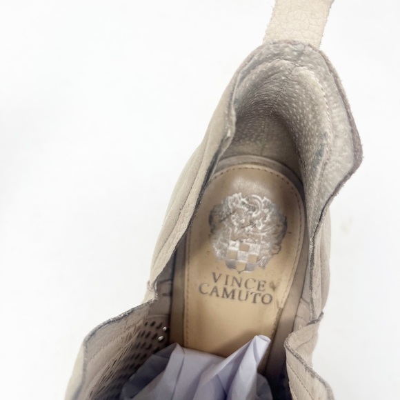 Vince Camuto Women's Kensa Peep Toe Ankle Bootie Perforated Tan Leather Size 11 - Picture 5 of 6